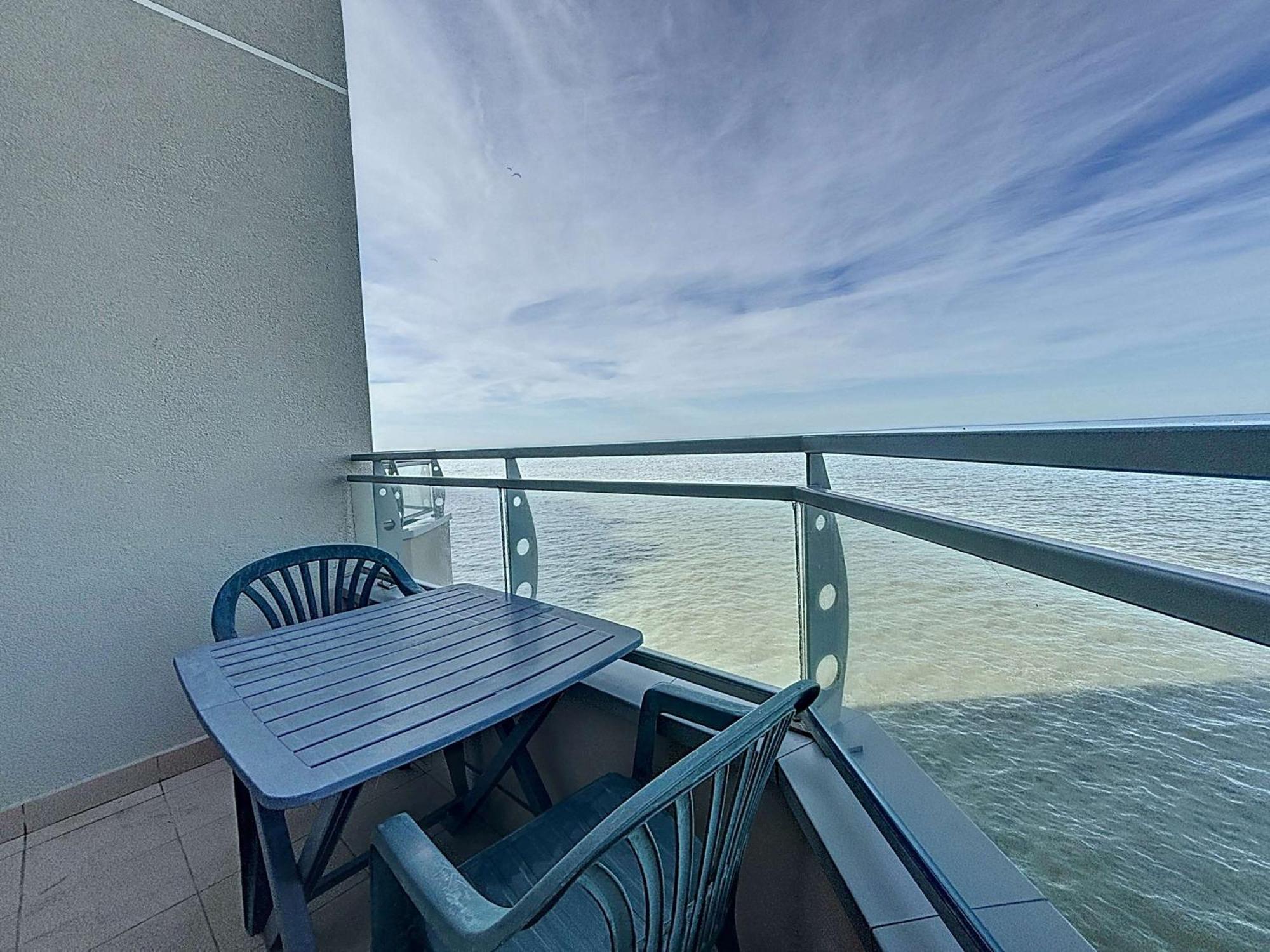 Appartement Avec Balcon, Proche Des Plages Et Commerces - Fr-1-361-89 Granville Kültér fotó