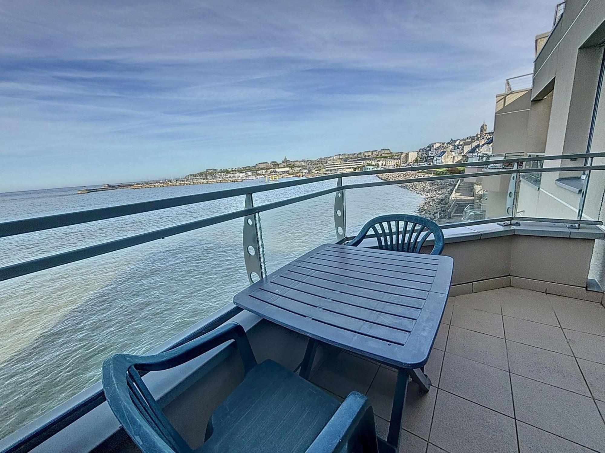 Appartement Avec Balcon, Proche Des Plages Et Commerces - Fr-1-361-89 Granville Kültér fotó