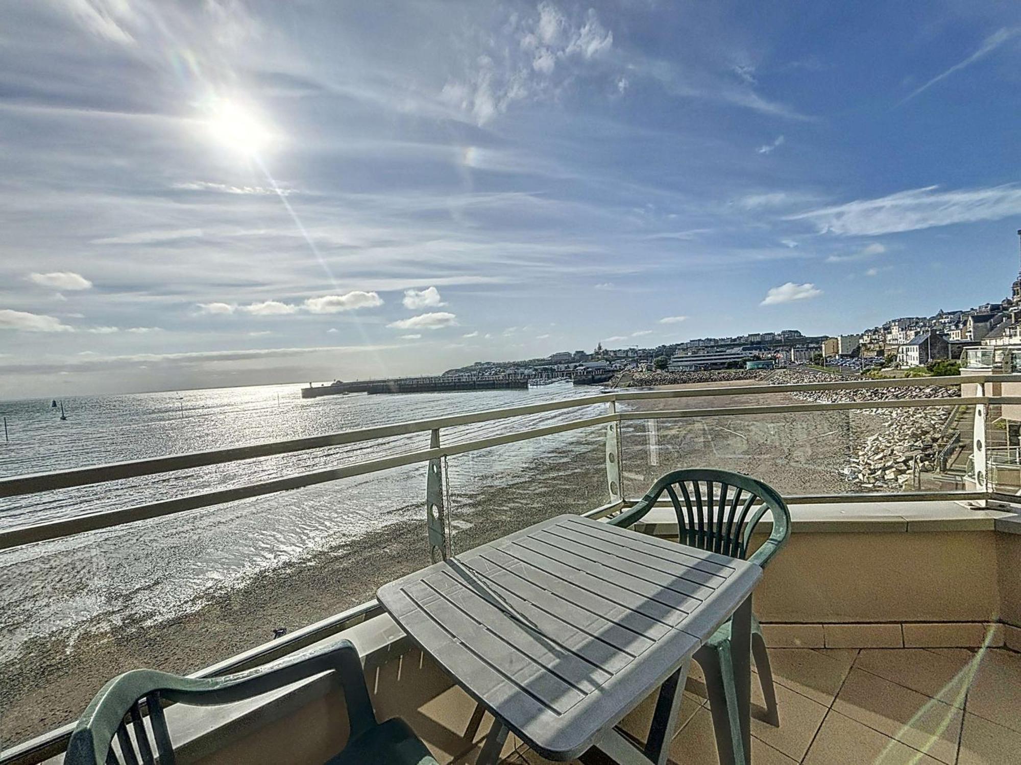Appartement Avec Balcon, Proche Des Plages Et Commerces - Fr-1-361-89 Granville Kültér fotó